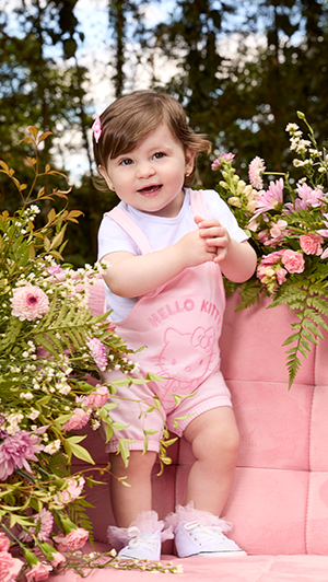 bebe com roupa hello kitty da marca tiptop